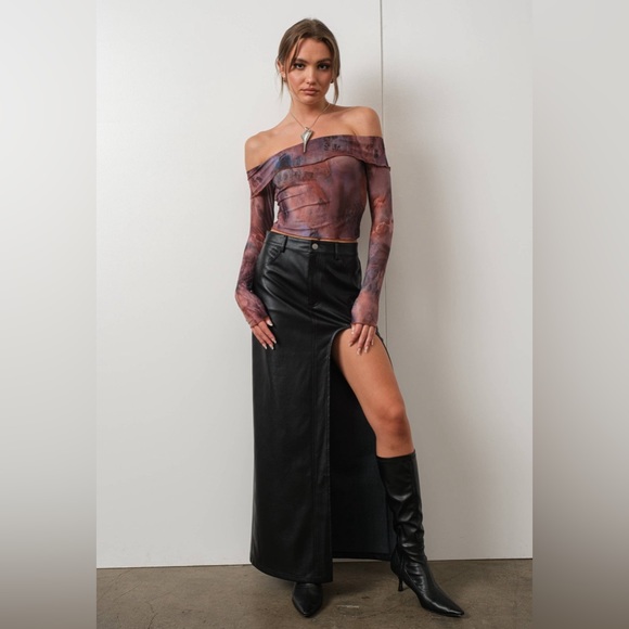 Semi sheer off shoulder crop top - Picture 4 of 5